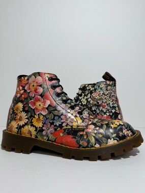 Vintage Dr. Martens MIE Doc Dark Floral Flower Print Black Leather Boots UK 4